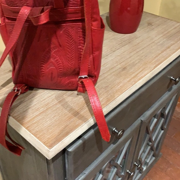 Sold - Picture 3 of 5